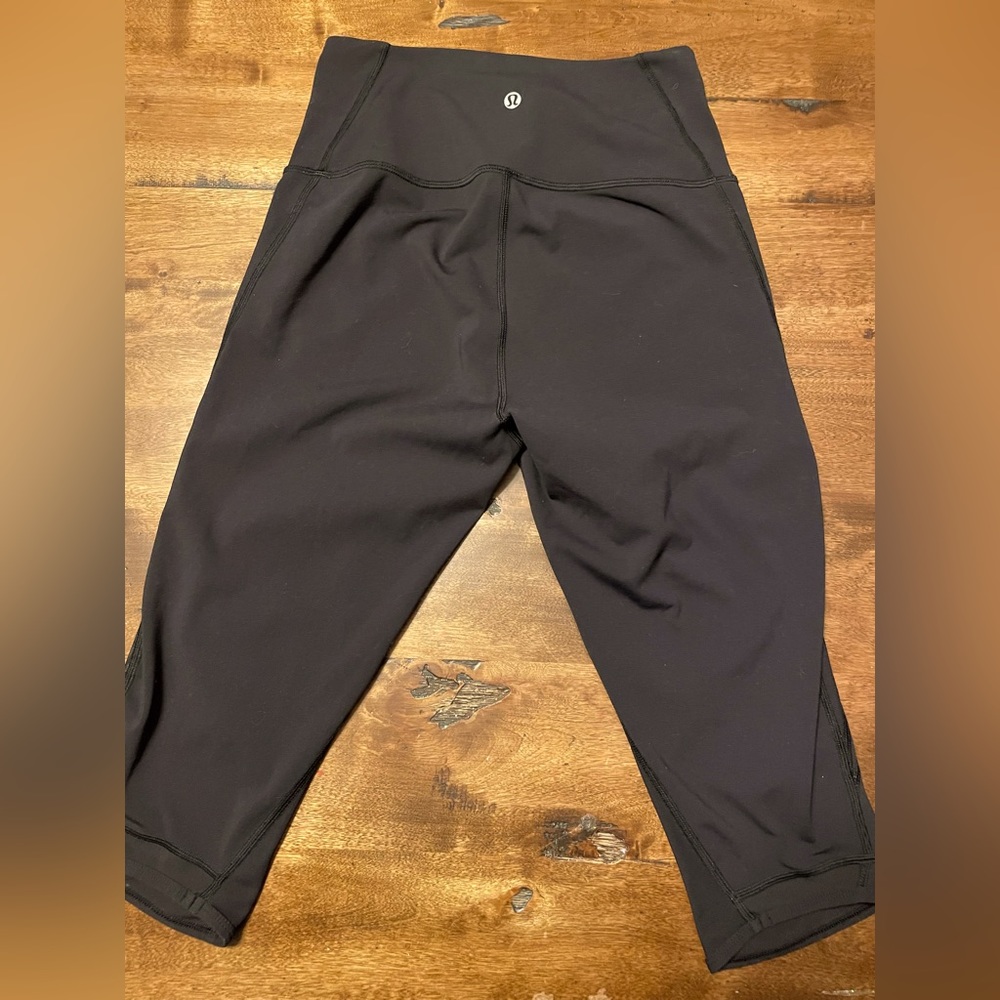 Lululemon High Rise Crop 17’ with side mesh